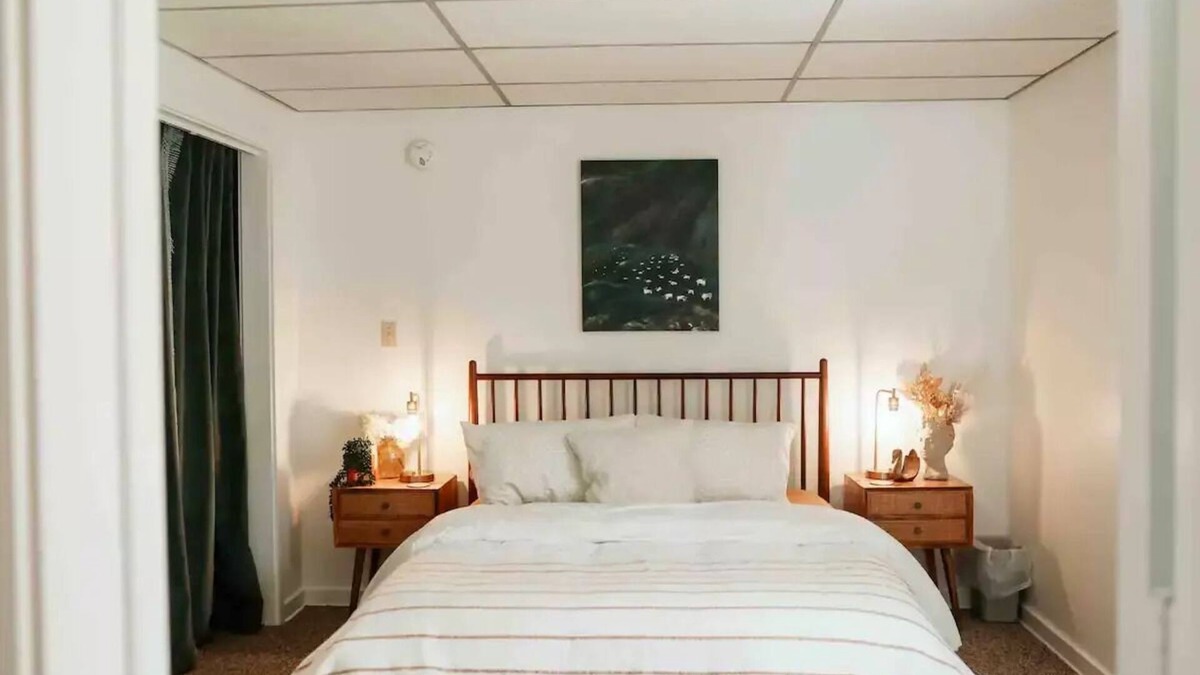 State College Apartment | State College Apartment, 6 mins from PSU Football & Events!