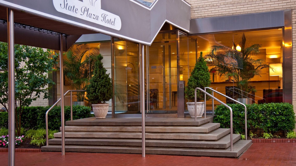 Foggy Bottom Hotel | State Plaza Hotel