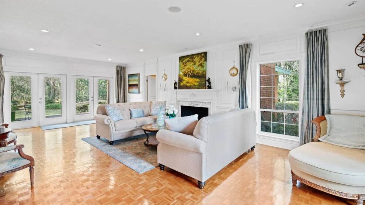 Gainesville House | Stately 4500+Sqft home steps to UF Stadium!