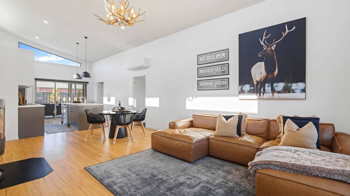 Mansfield House | Station House - Mansfield - Sleeps 8