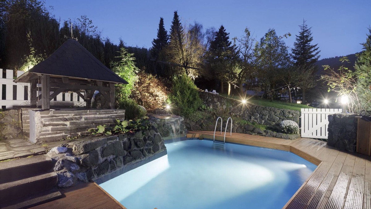 Boedefeld House | "Stay" 200-year-old farmhouse with pool and garden for up to 26 people