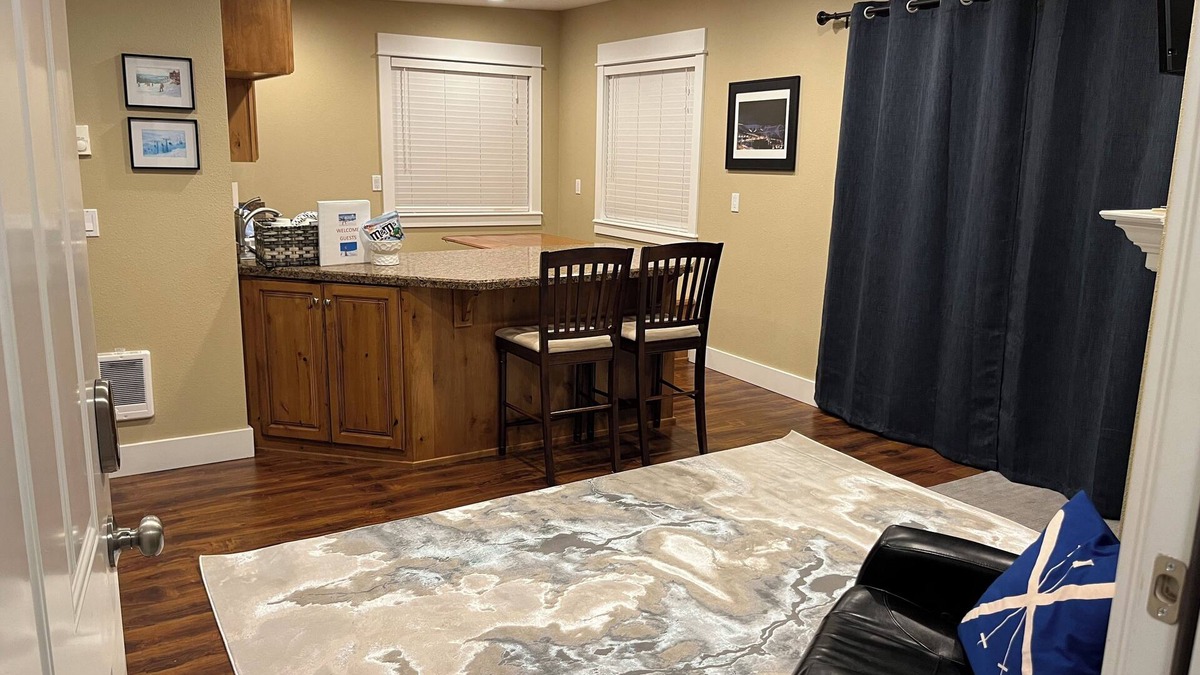Sandpoint Condo | Stay and play, sleeps 6 with a beautiful view of Schweitzer Mountain