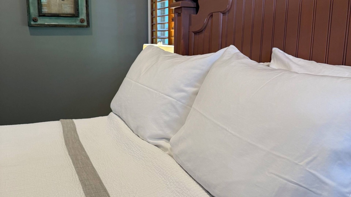 Northwest Quadrant Apartment | Stay at Frogmore Lodge – Stylish Comfort in a Peaceful Setting