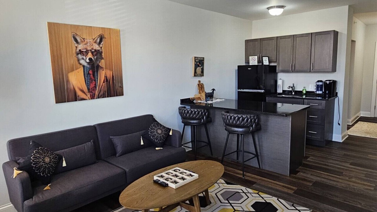 Champaign Apartment | Stay at the Historic Inman - 208