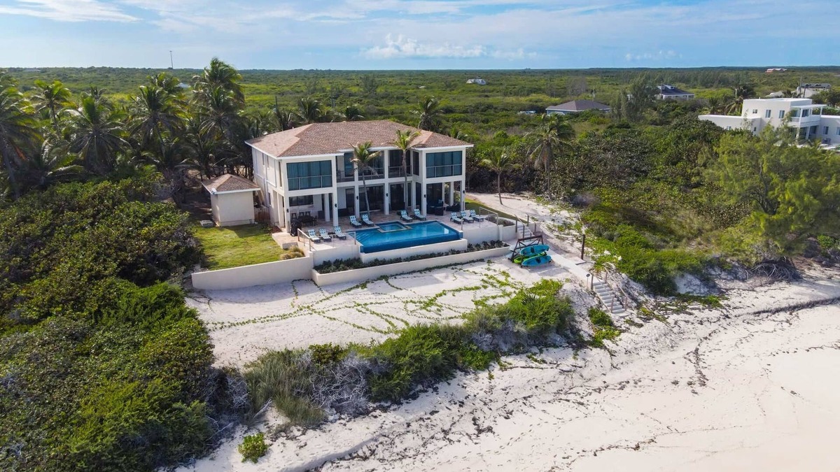 Farmer's Hill Villa | Stay Blessed Villa, New Build, Always Sandy Beach, Walkable To Restaurant By Beach!