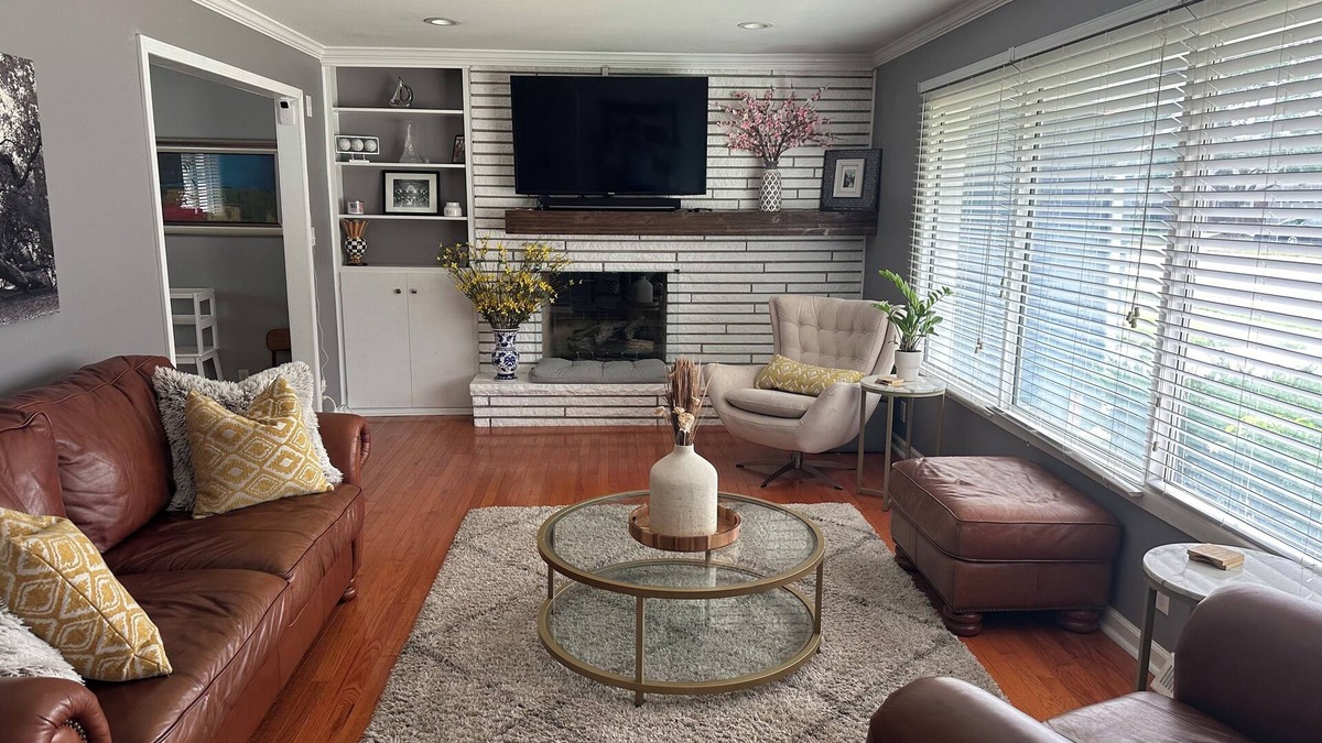 Wooded Estates House | Stay Close: Renovated Football Retreat!
