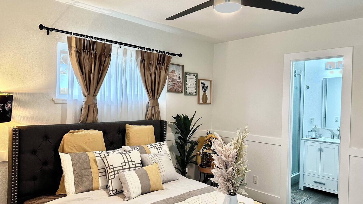 Garden Grove House | Stay -Dream-Explore!Family-Friendly:Sleep12 near Disney, Beaches & Top OC Spots