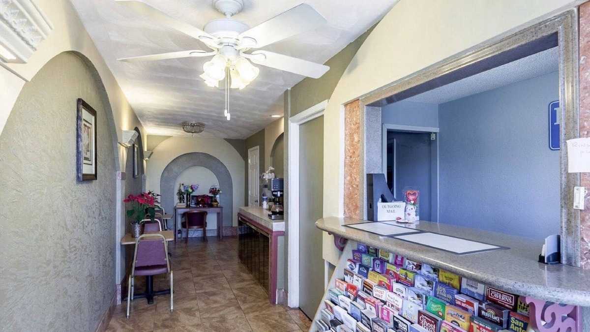 Terrell Heights Hotel | Stay Express Inn Near Ft. Sam Houston