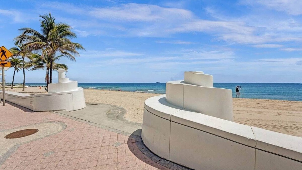 Hendricks and Venice Isles Apartment | Stay Hospitality - Hendricks Isle