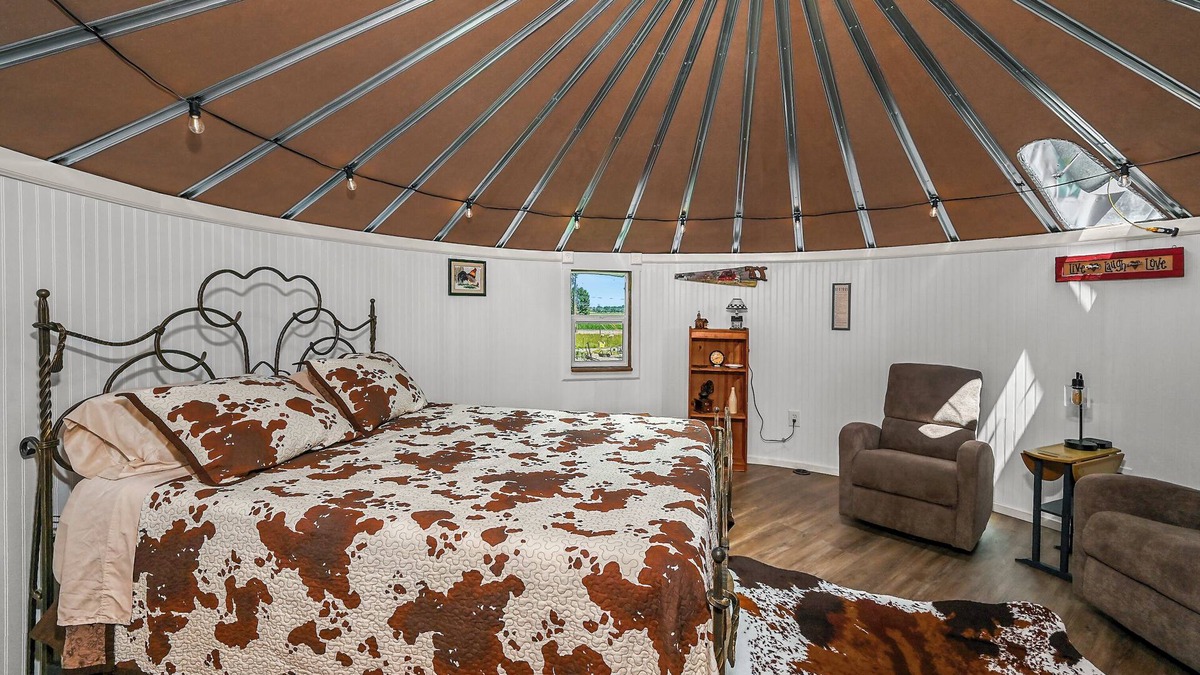 Kuna House | Stay in a Real Silo Cozy Loft + Electric Fireplace + Full Bath Near Boise