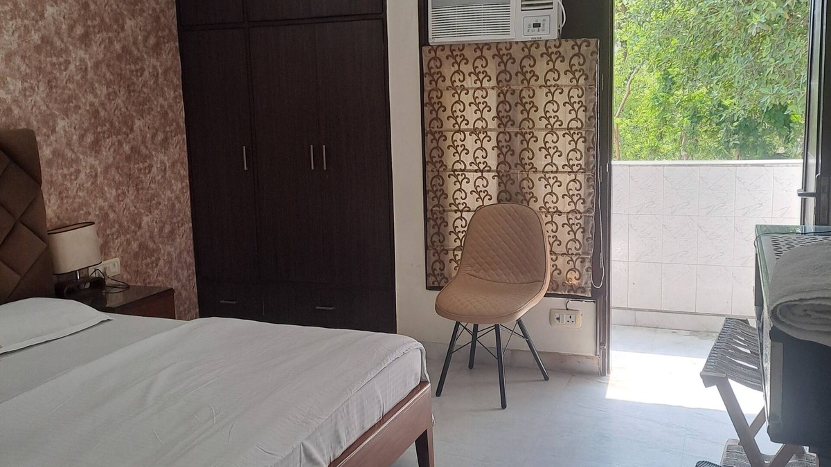 New Delhi Apartment | Stay in Posh Central Delhi near City Center ,family friendly,Private .