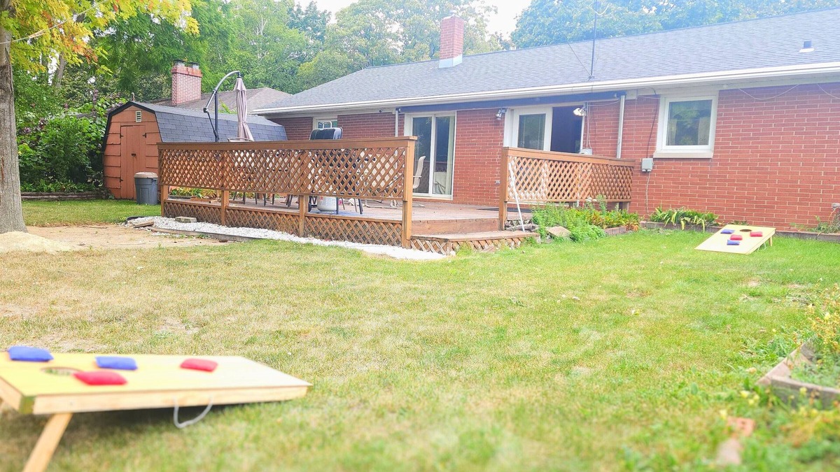 Green Bay House | Stay in Lambeau's front yard! 3 blocks from Lambeau Field