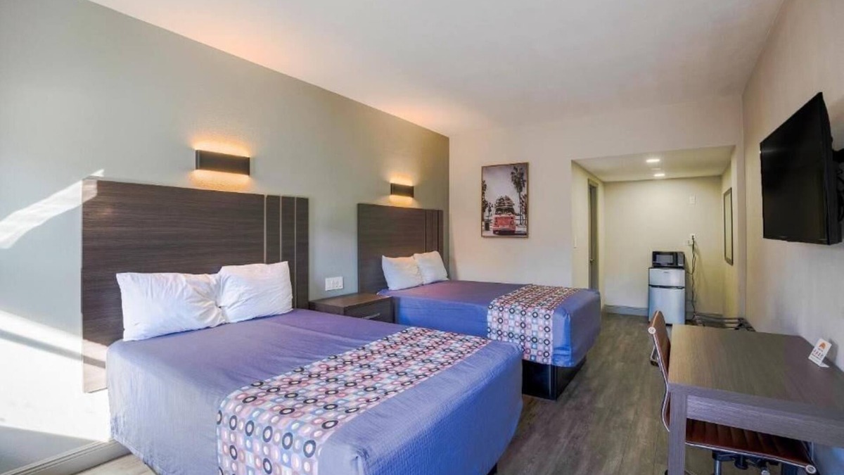 Le Barons Of Titusville Hotel | Stay In Relaxing Room By Canaveral National Seashore, Parking Included