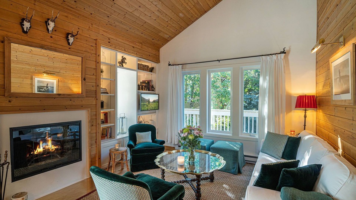 River Run Condo | Stay IN TOWN at a cozy French Alpine Ski Chalet