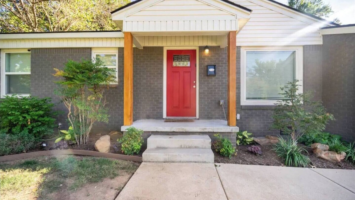 Norman House | Stay Like a Champion Today! Close to OU & Pool