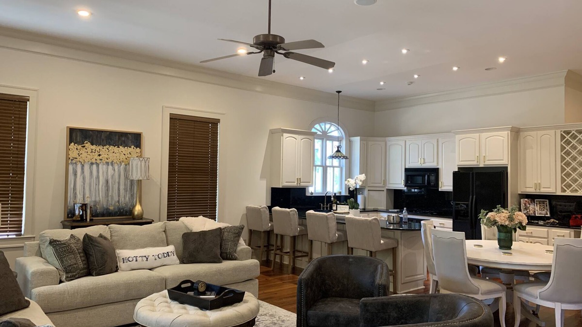 Oxford House | Stay like a Local! Historic district