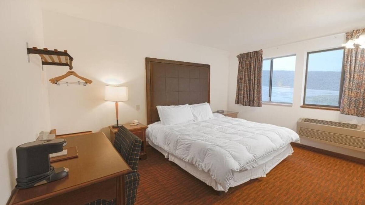 Harlan Hotel | Stay near Milk & Honey, Pets Welcome Room w/Parking On-Site