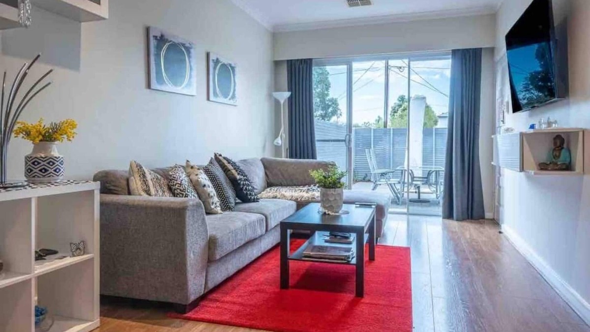 Somerton Park House | Stay near the beach Somerton Park @ Irene's Seaside Villa