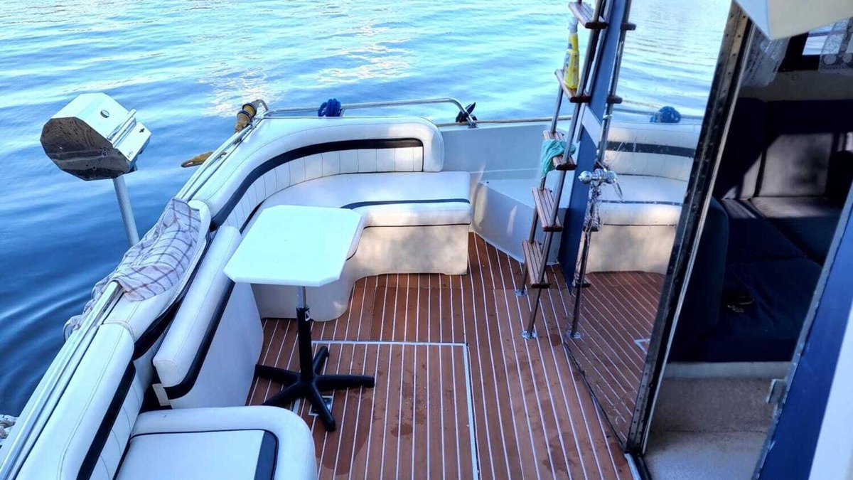 Central Waterfront Boat Rental | Stay on Yacht/Unique Experience/Toronto Lake