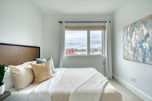 Humboldt Apartment | Stay Portland - Designer 2BR Alberta Arts District 90 WalkScore