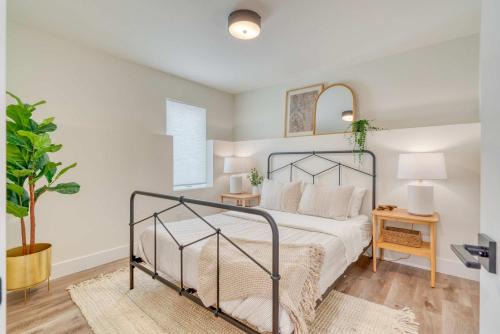 Belmont House | Stay Portland - The Madison Farmhouse - Vintage Shops & Espresso