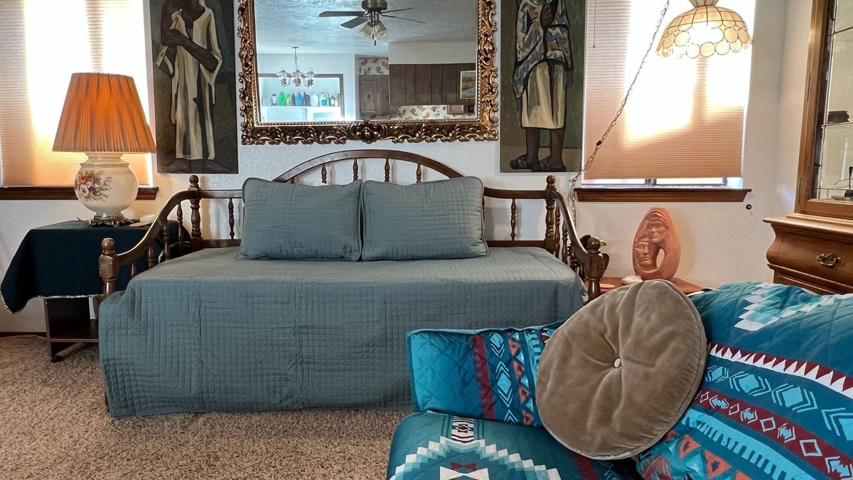 Grants House | Stay@ Route 66 Great Divide Riders & Hikers R&R