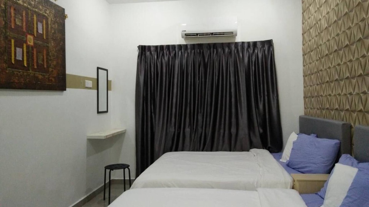 Taman Gadong Perdana House | Stay99 House 2 (1 King & 6 Queen bed)