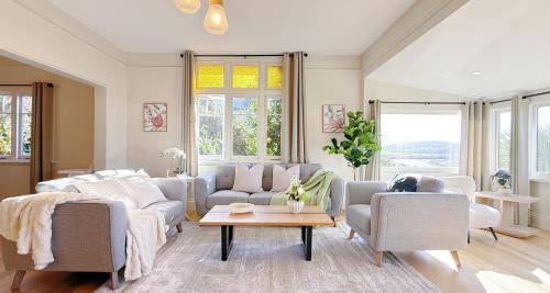 Trevallyn House | StayAU 2BR Home with Stunning Views in Tasmania