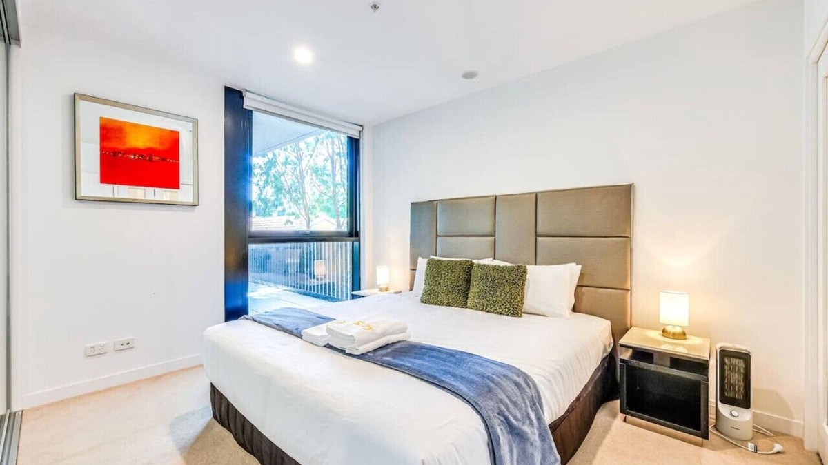 Box Hill Apartment | StayAU Convenient Apartment with Patio in Box Hill