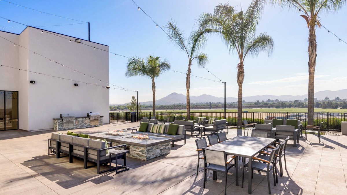 Mira Loma Hotel | Staybridge Suites Eastvale Norco by IHG