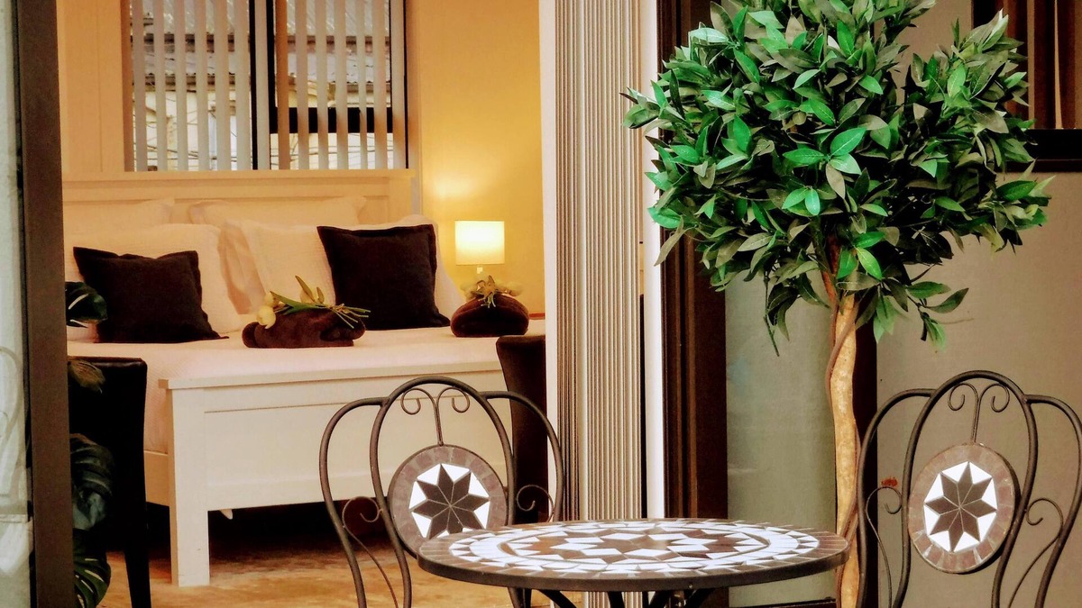 Geraldine House | StayGeraldine Hot tub at Pukeko Cottage