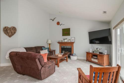 Rockaway Beach House | #StayinMyDistrict Heron Hideaway in Rockaway