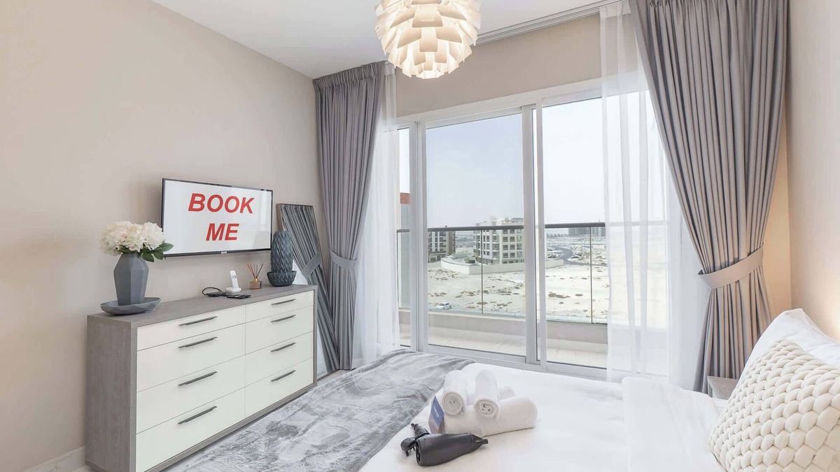 Dubai Apartment | StayShort - Dubai South Studio for 2 with Swimming Pool!