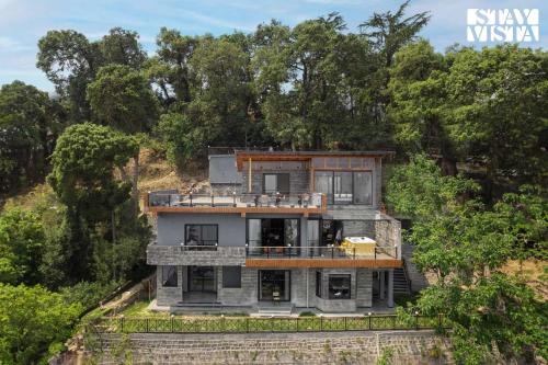 Ramgarh Villa | StayVista at Barkat Villa with Jacuzzi