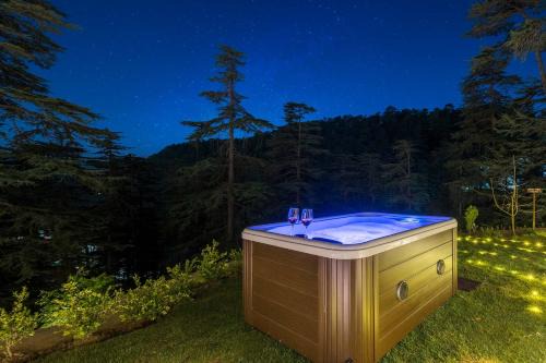 Knollswood Villa | StayVista at Pine Estate with Outdoor Jacuzzi