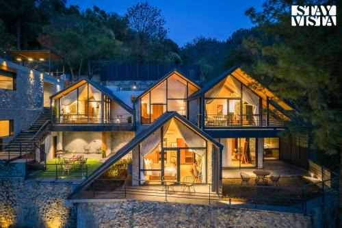 Shimla Villa | StayVista at Shai Sher Estate with Bonfire, BBQ and Lawn