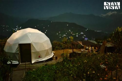 Pelling Villa | StayVista at The Stargazer with Mountain Views, Bonfire, Lawn