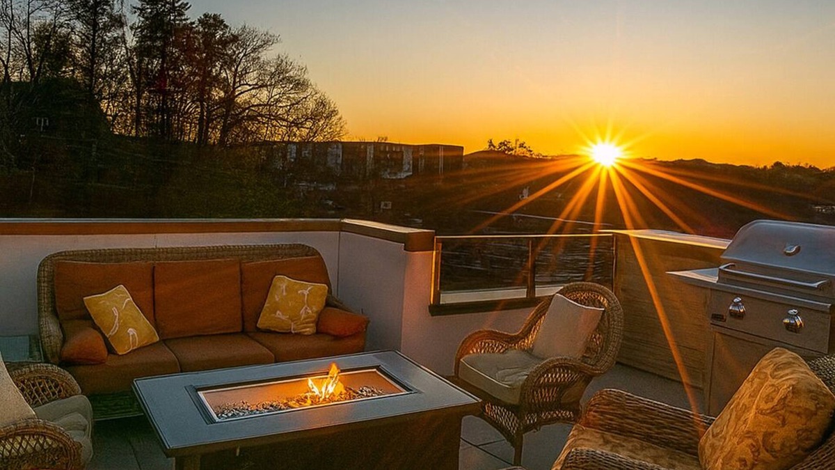 East End - Valley Street House | Stealing Home | Downtown Asheville Condo with Private Rooftop