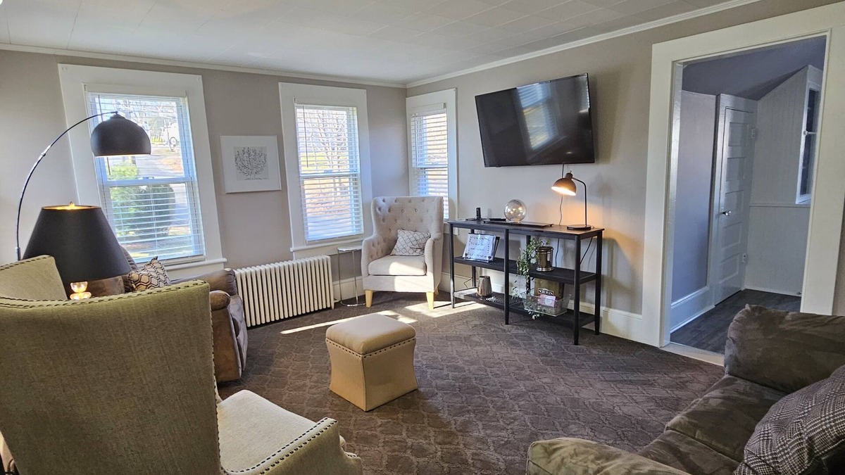 Watertown Apartment | Steele Brook ManornTranquil get away nestled nin Litchfield County.