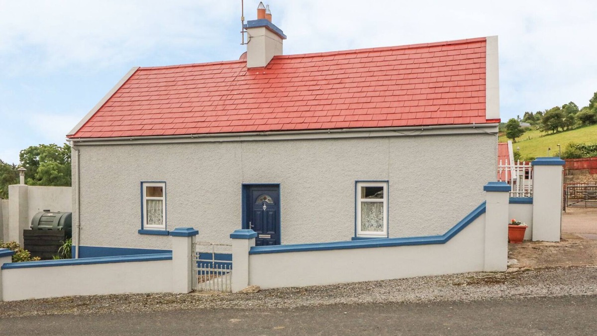 Ballyorgan Cottage | STEEPE'S PLACE, pet friendly in Glenosheen, County Limerick