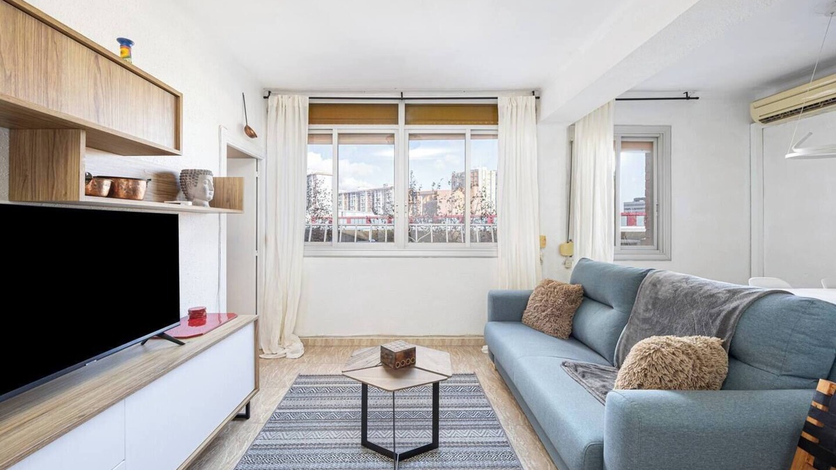 Cornella de Llobregat Apartment | Step into this delightful and snug 2-bedroom retreat, meticulously renovated and thoughtfully designed to offer a pleasant and cozy stay in Barcelona.