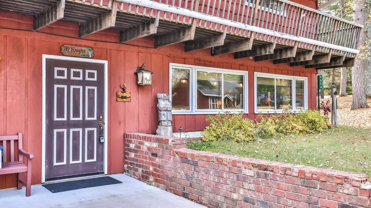 Arbor Vitae House | Stepaway Vacation Rentals- Moose Lodge