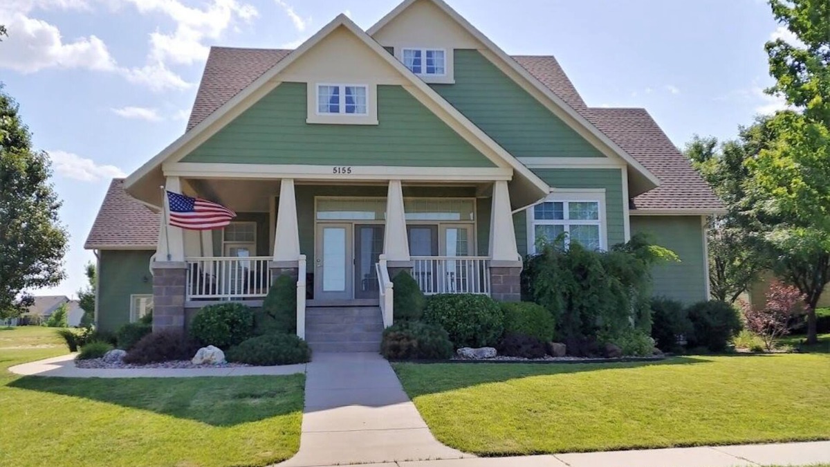 Bel Aire House | Stepless Entry, EV Charger, No Pet Fee, Garage, 7+ Car Parking, Bicycles & Paths