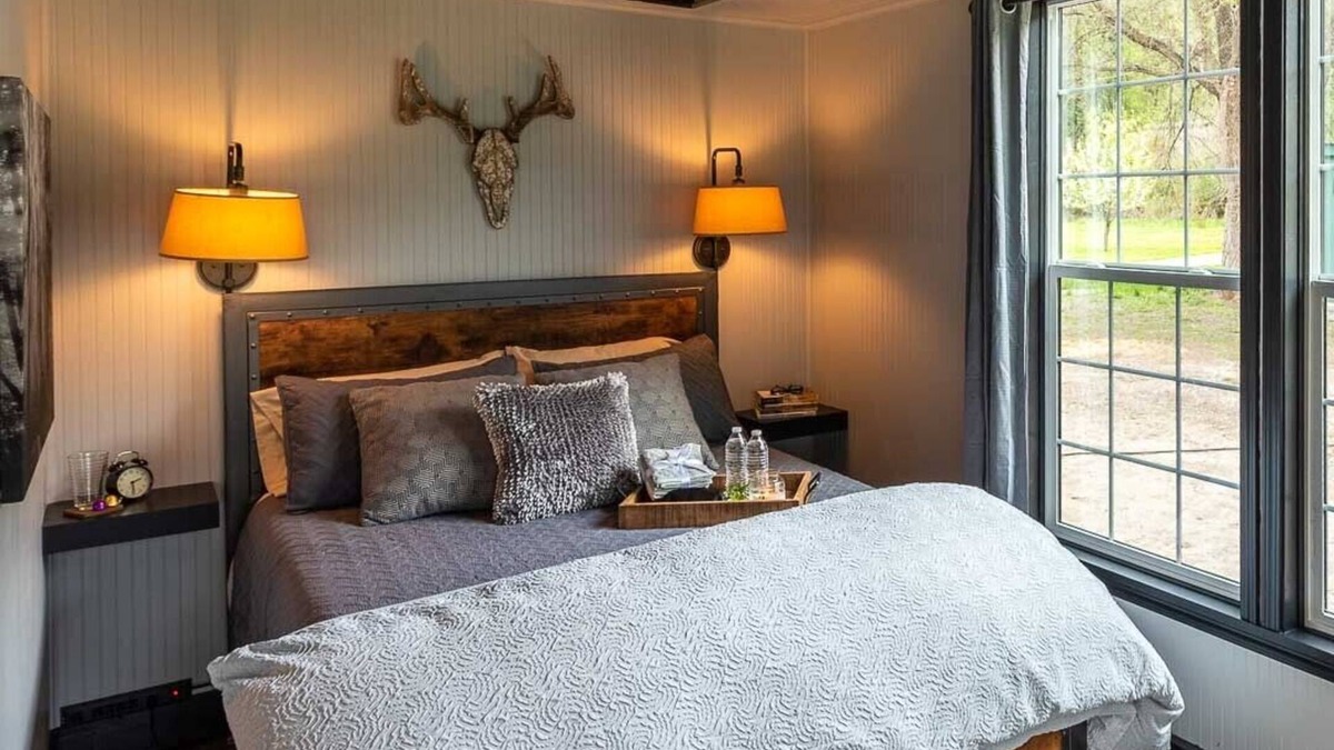 Libby House | Steps away from the beautiful Kootenai River; Timber River Guest House.