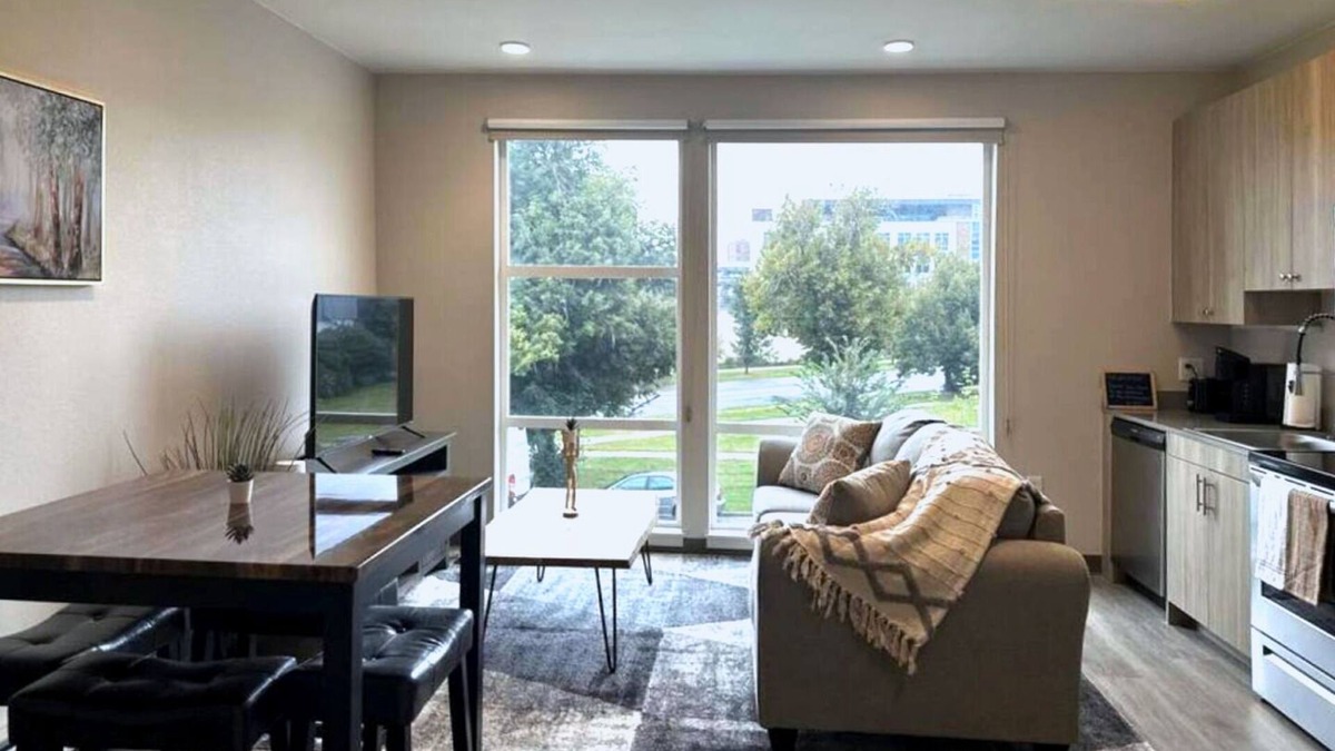 City Park West Apartment | Steps from Saint Joseph Hospital