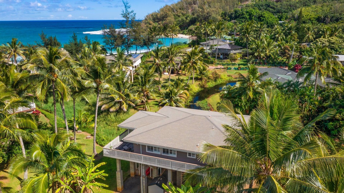 Kilauea House | STEPS FROM STUNNING MOLOAA BAY