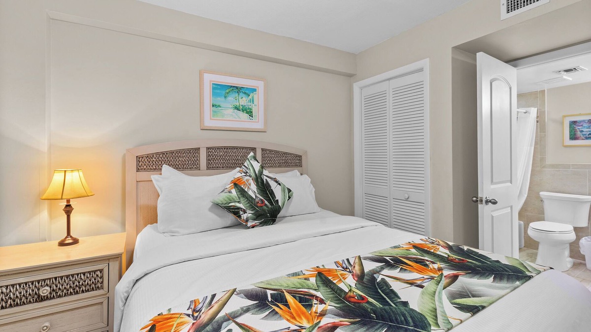 Tavernier Apartment | Steps From The Beach! 4 Ocean View Units, Outdoor Pool, Near Ocean Reef Club!