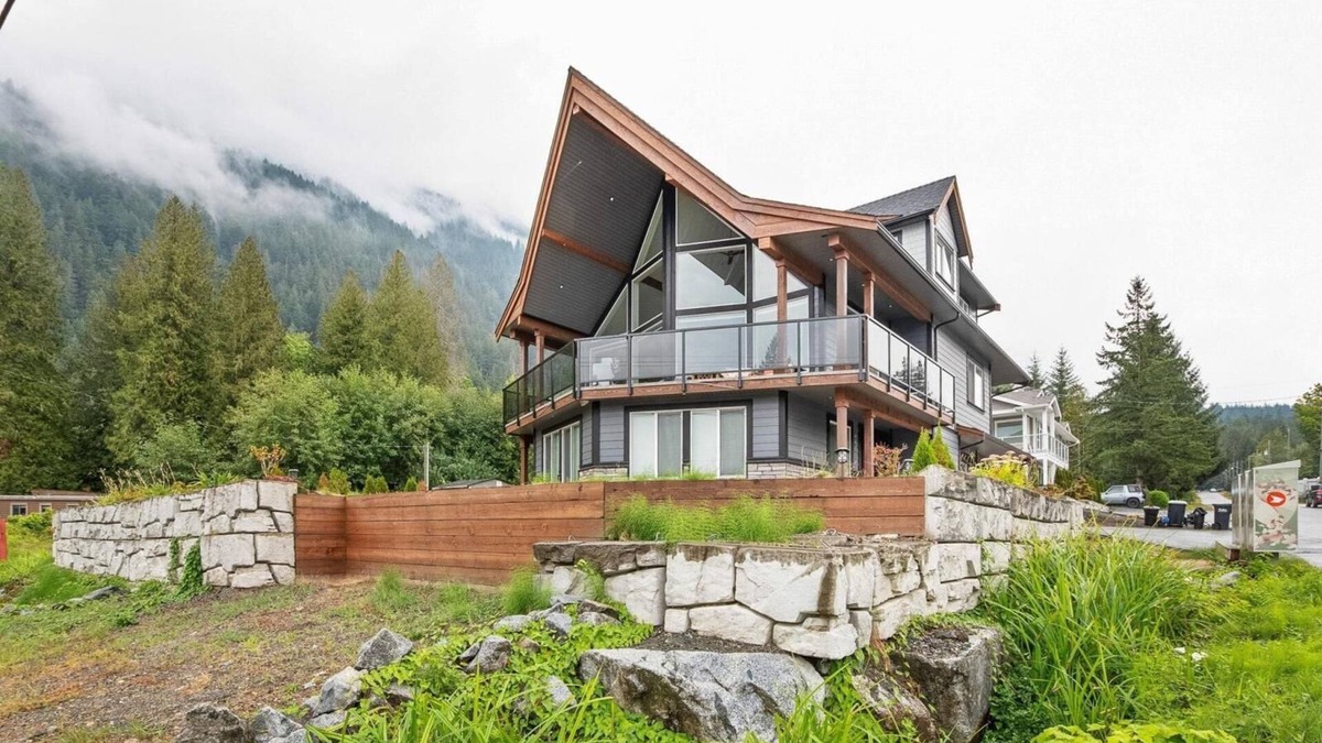 Hope House | Steps From The Lake With Water & Mountain Views