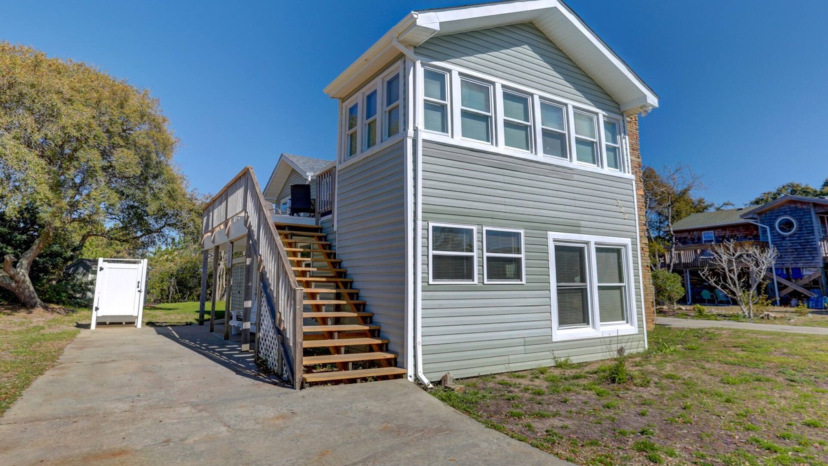 Nags Head House | Steps to Beach 4BR Soundview | Pool | Hot Tub
