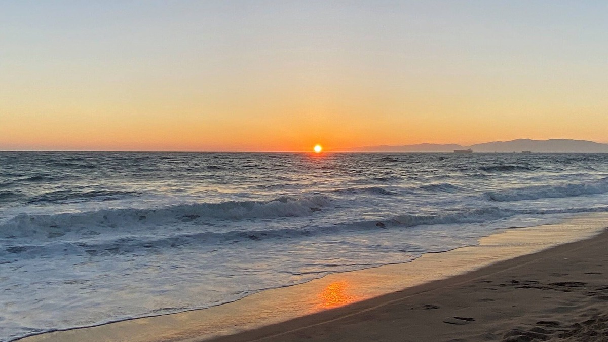 El Segundo House | STEPS TO BEACH!-INQUIRE ABOUT LAST-MINUTE OPEN CALENDAR DISCOUNTS!